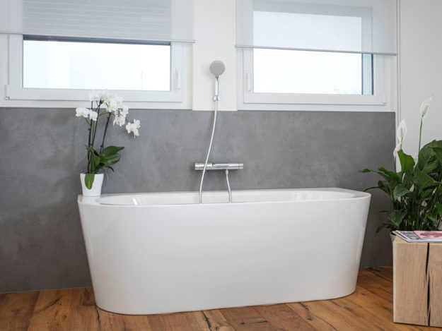 cantieni-referenz-badezimmer-badewanne